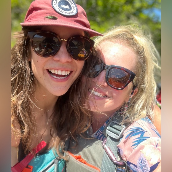 Hi! I’m Angie 🌺 - Picture 16 of 16